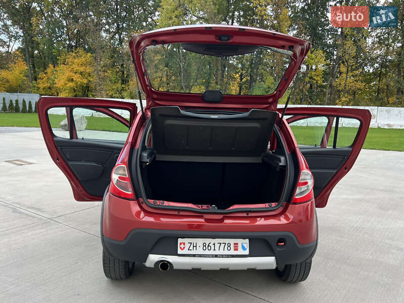 Внедорожник / Кроссовер Dacia Sandero StepWay 2012 в Луцке