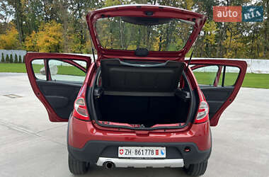 Позашляховик / Кросовер Dacia Sandero StepWay 2012 в 