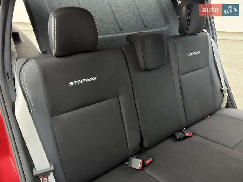 Внедорожник / Кроссовер Dacia Sandero StepWay 2012 в Луцке