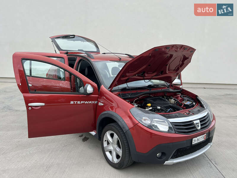 Внедорожник / Кроссовер Dacia Sandero StepWay 2012 в Луцке