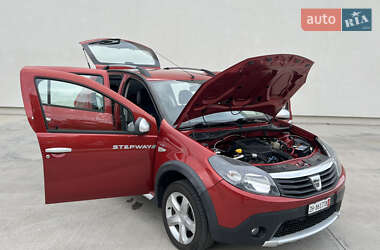 Позашляховик / Кросовер Dacia Sandero StepWay 2012 в 
