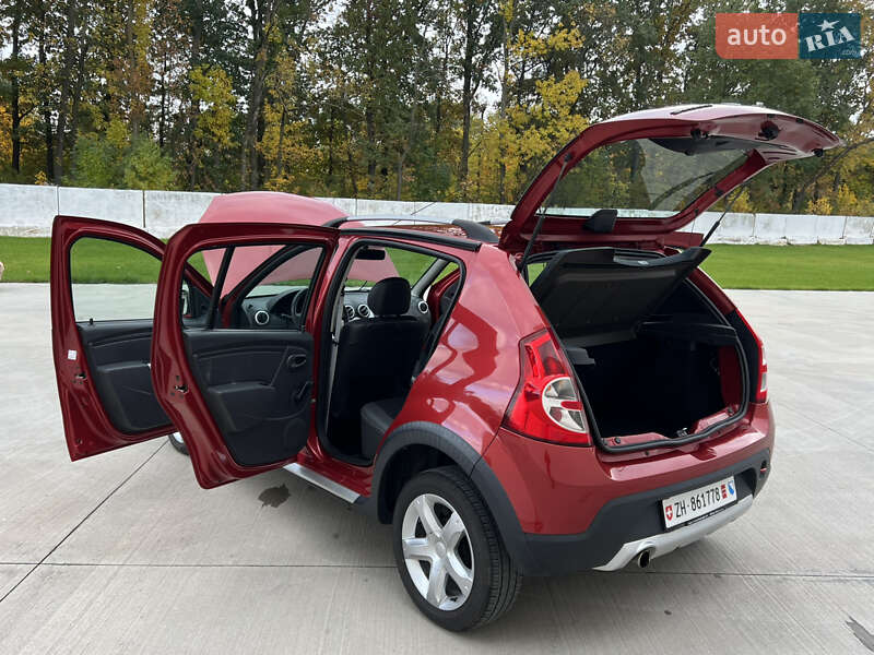 Внедорожник / Кроссовер Dacia Sandero StepWay 2012 в Луцке