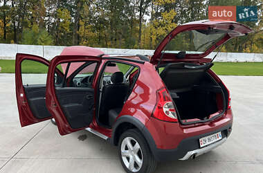 Позашляховик / Кросовер Dacia Sandero StepWay 2012 в 