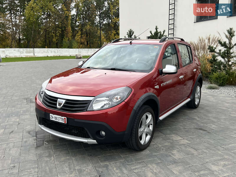Внедорожник / Кроссовер Dacia Sandero StepWay 2012 в Луцке