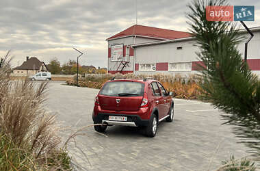 Позашляховик / Кросовер Dacia Sandero StepWay 2012 в 