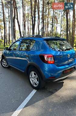Позашляховик / Кросовер Dacia Sandero StepWay 2016 в 