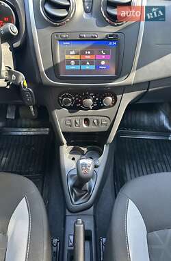 Позашляховик / Кросовер Dacia Sandero StepWay 2016 в 