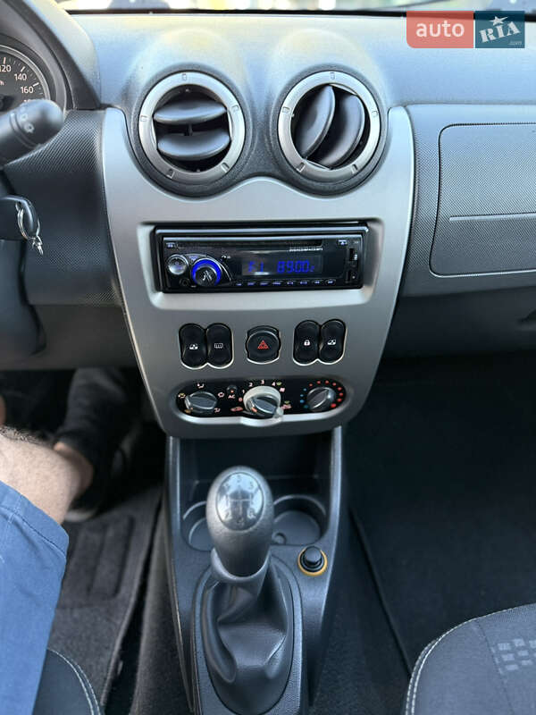 Позашляховик / Кросовер Dacia Sandero StepWay 2009 в Володимирі фото 48 Позашляховик / Кросовер Dacia Sandero StepWay 2009 в Володимирі