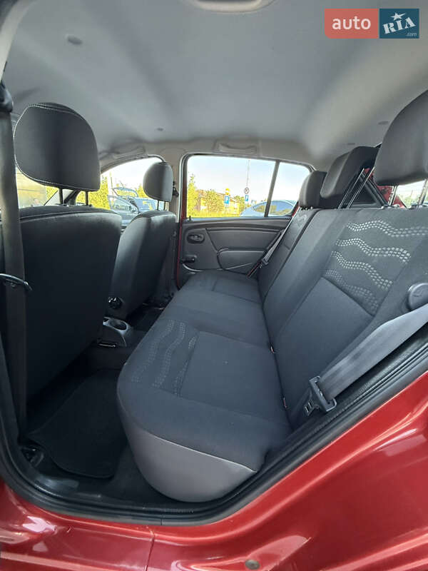 Позашляховик / Кросовер Dacia Sandero StepWay 2009 в Володимирі фото 53 Позашляховик / Кросовер Dacia Sandero StepWay 2009 в Володимирі