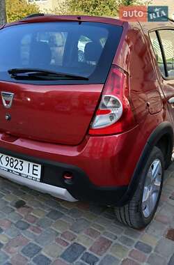 Позашляховик / Кросовер Dacia Sandero StepWay 2012 в  фото 3 Позашляховик / Кросовер Dacia Sandero StepWay 2012 в