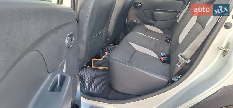 Внедорожник / Кроссовер Dacia Sandero StepWay 2013 в Новоархангельске фото 64 Внедорожник / Кроссовер Dacia Sandero StepWay 2013 в Новоархангельске