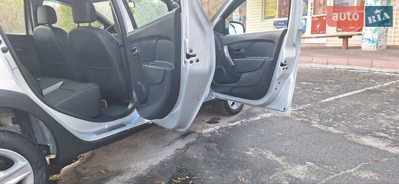 Внедорожник / Кроссовер Dacia Sandero StepWay 2013 в Новоархангельске фото 77 Внедорожник / Кроссовер Dacia Sandero StepWay 2013 в Новоархангельске