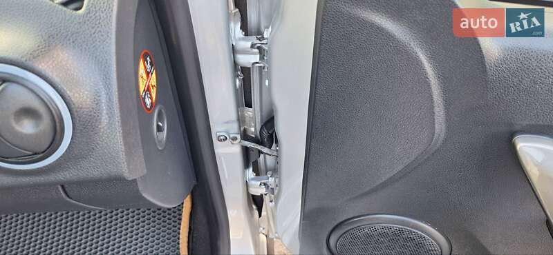 Внедорожник / Кроссовер Dacia Sandero StepWay 2013 в Новоархангельске фото 82 Внедорожник / Кроссовер Dacia Sandero StepWay 2013 в Новоархангельске