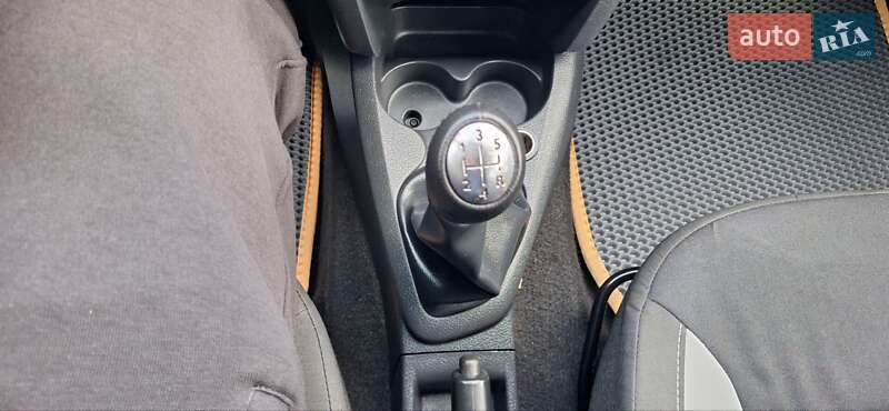 Внедорожник / Кроссовер Dacia Sandero StepWay 2013 в Новоархангельске фото 96 Внедорожник / Кроссовер Dacia Sandero StepWay 2013 в Новоархангельске