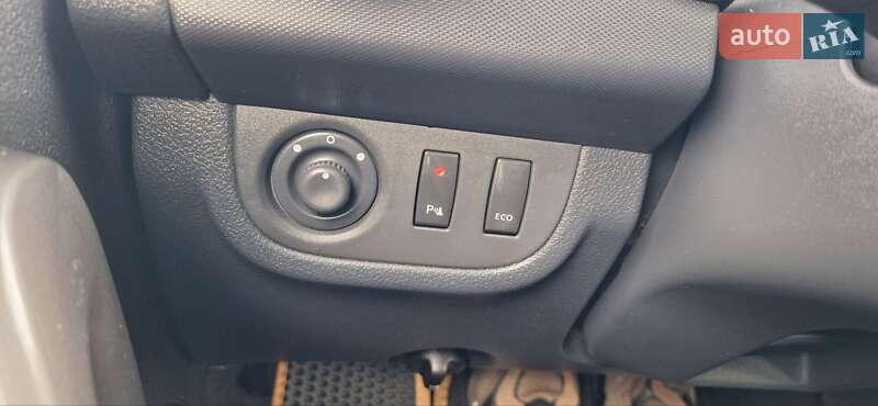 Внедорожник / Кроссовер Dacia Sandero StepWay 2013 в Новоархангельске фото 100 Внедорожник / Кроссовер Dacia Sandero StepWay 2013 в Новоархангельске