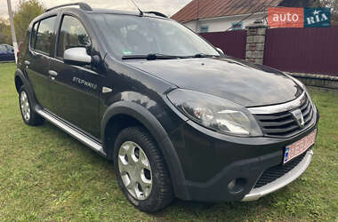 Позашляховик / Кросовер Dacia Sandero StepWay 2009 в Дубні