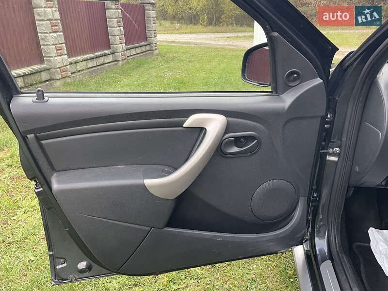 Позашляховик / Кросовер Dacia Sandero StepWay 2009 в Дубні фото 9 Позашляховик / Кросовер Dacia Sandero StepWay 2009 в Дубні