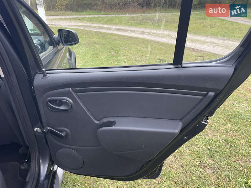 Позашляховик / Кросовер Dacia Sandero StepWay 2009 в Дубні фото 15 Позашляховик / Кросовер Dacia Sandero StepWay 2009 в Дубні