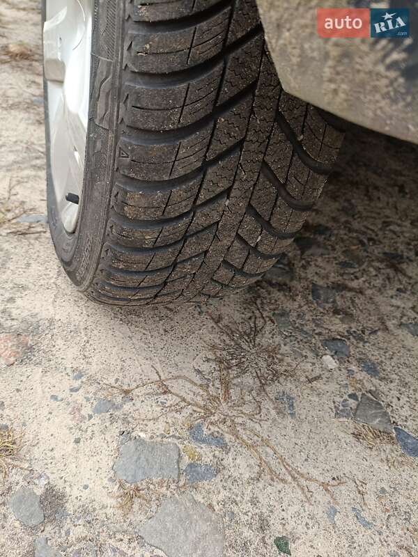 Внедорожник / Кроссовер Dacia Sandero StepWay 2011 в Любешове фото 13 Внедорожник / Кроссовер Dacia Sandero StepWay 2011 в Любешове