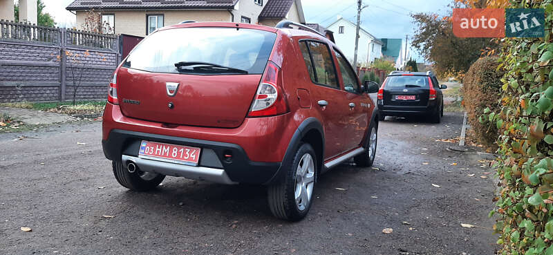 Внедорожник / Кроссовер Dacia Sandero StepWay 2012 в Чернигове