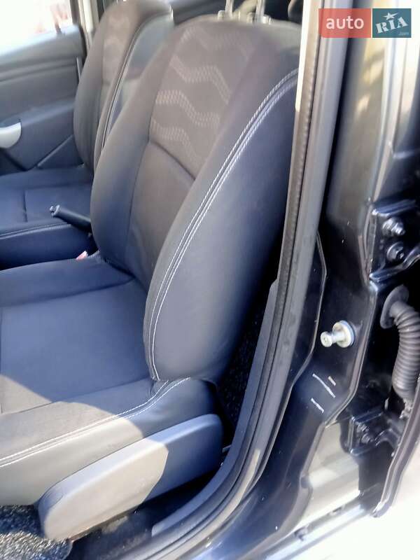 Внедорожник / Кроссовер Dacia Sandero StepWay 2009 в Каменском фото 9 Внедорожник / Кроссовер Dacia Sandero StepWay 2009 в Каменском