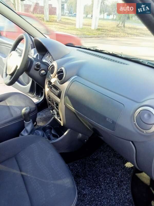 Внедорожник / Кроссовер Dacia Sandero StepWay 2009 в Каменском фото 21 Внедорожник / Кроссовер Dacia Sandero StepWay 2009 в Каменском