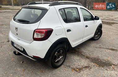 Позашляховик / Кросовер Dacia Sandero StepWay 2014 в Харкові