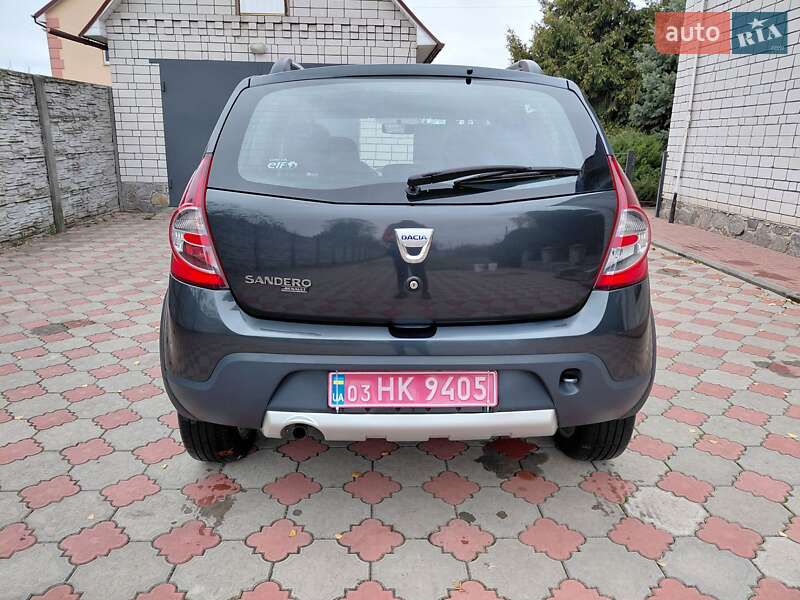 Внедорожник / Кроссовер Dacia Sandero StepWay 2010 в Хороле