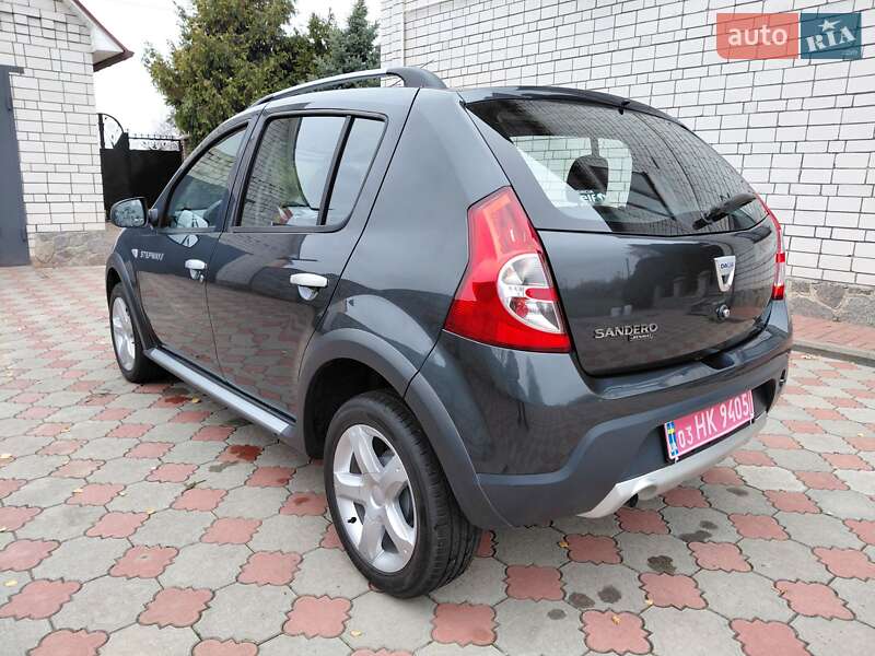 Внедорожник / Кроссовер Dacia Sandero StepWay 2010 в Хороле