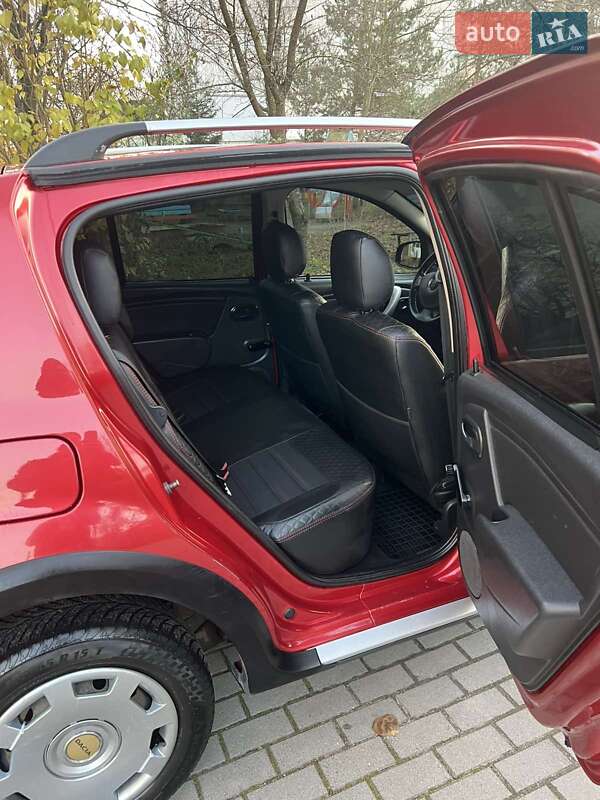 Внедорожник / Кроссовер Dacia Sandero StepWay 2011 в Львове