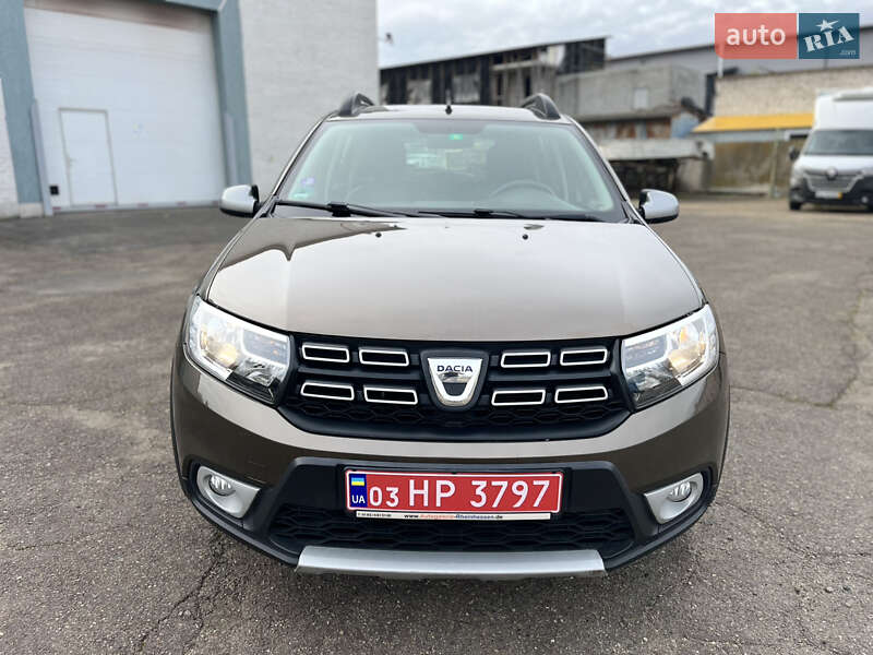 Внедорожник / Кроссовер Dacia Sandero StepWay 2017 в Луцке