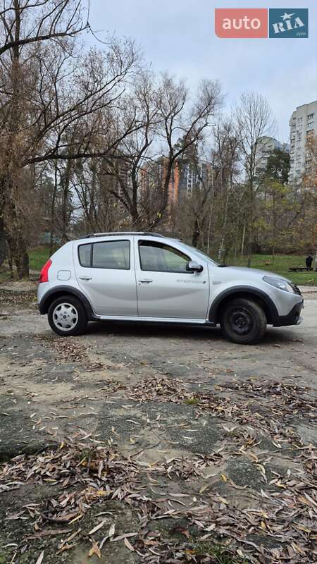 Позашляховик / Кросовер Dacia Sandero StepWay 2009 в Києві фото 8 Позашляховик / Кросовер Dacia Sandero StepWay 2009 в Києві