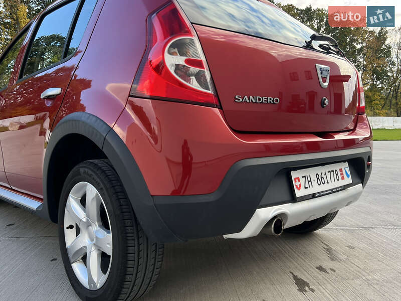 Позашляховик / Кросовер Dacia Sandero StepWay 2012 в Луцьку