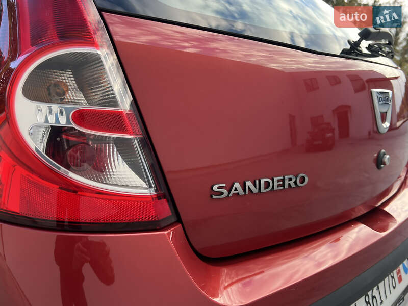 Позашляховик / Кросовер Dacia Sandero StepWay 2012 в Луцьку