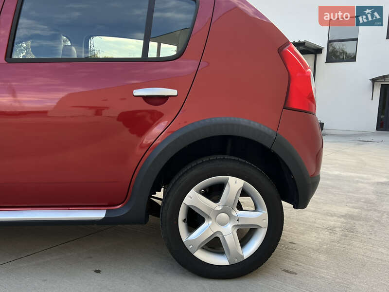 Позашляховик / Кросовер Dacia Sandero StepWay 2012 в Луцьку