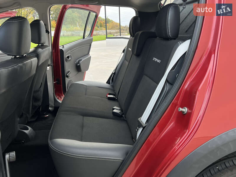 Позашляховик / Кросовер Dacia Sandero StepWay 2012 в Луцьку