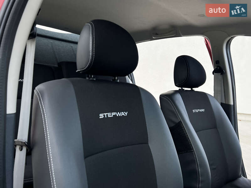 Позашляховик / Кросовер Dacia Sandero StepWay 2012 в Луцьку