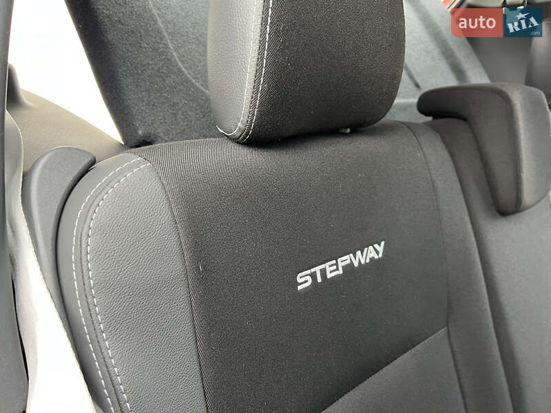 Позашляховик / Кросовер Dacia Sandero StepWay 2012 в Луцьку