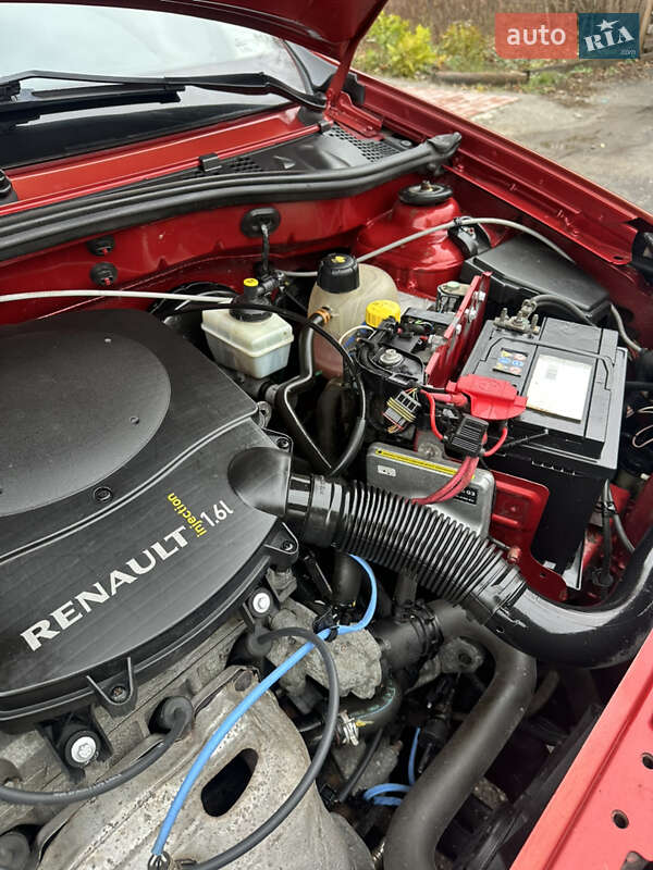 Внедорожник / Кроссовер Dacia Sandero StepWay 2011 в Хороле фото 28 Внедорожник / Кроссовер Dacia Sandero StepWay 2011 в Хороле