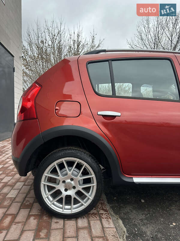 Внедорожник / Кроссовер Dacia Sandero StepWay 2011 в Хороле фото 36 Внедорожник / Кроссовер Dacia Sandero StepWay 2011 в Хороле