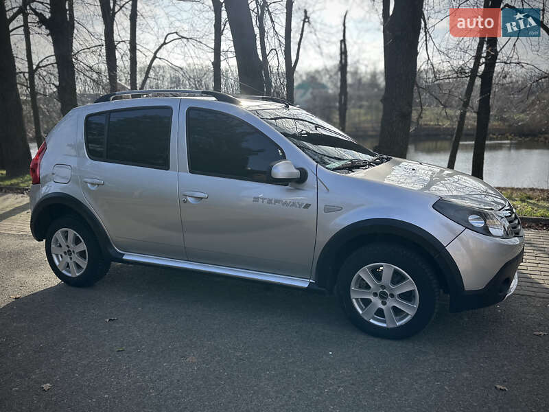 Внедорожник / Кроссовер Dacia Sandero StepWay 2012 в Сумах фото 17 Внедорожник / Кроссовер Dacia Sandero StepWay 2012 в Сумах