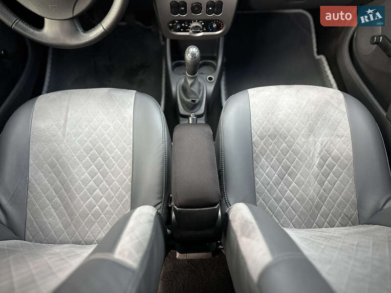 Внедорожник / Кроссовер Dacia Sandero StepWay 2012 в Сумах фото 38 Внедорожник / Кроссовер Dacia Sandero StepWay 2012 в Сумах