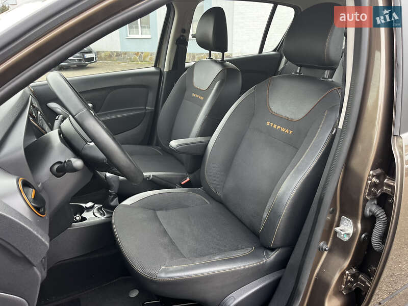 Внедорожник / Кроссовер Dacia Sandero StepWay 2017 в Луцке