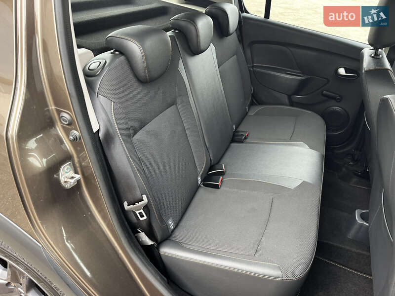 Внедорожник / Кроссовер Dacia Sandero StepWay 2017 в Луцке