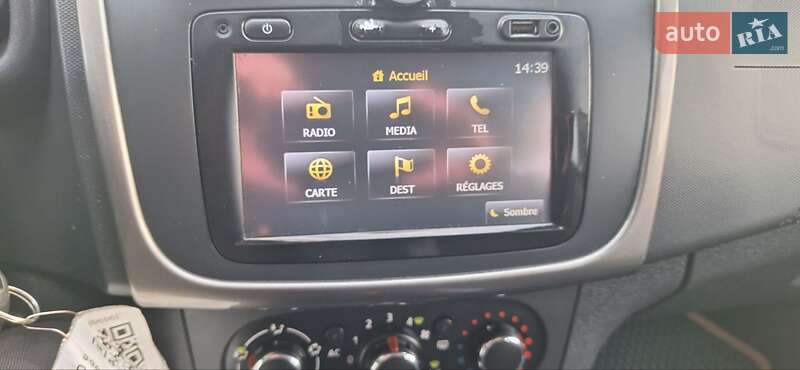 Внедорожник / Кроссовер Dacia Sandero StepWay 2015 в Новоархангельске