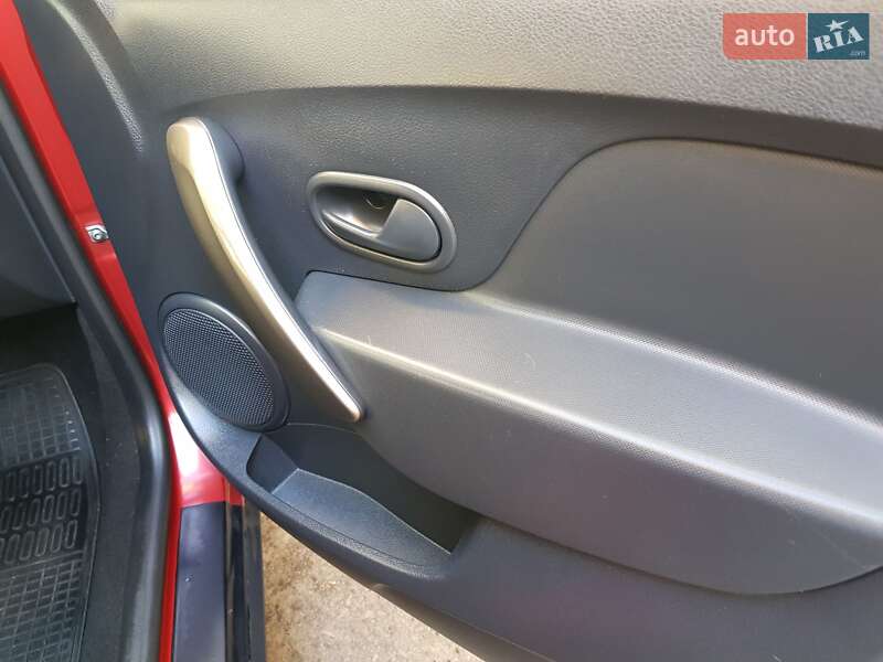 Внедорожник / Кроссовер Dacia Sandero StepWay 2014 в Чернигове