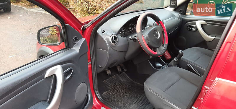 Позашляховик / Кросовер Dacia Sandero StepWay 2012 в Чернігові