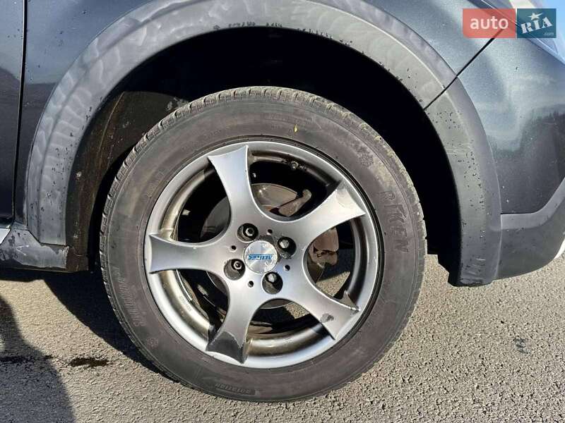 Внедорожник / Кроссовер Dacia Sandero StepWay 2012 в Стрые