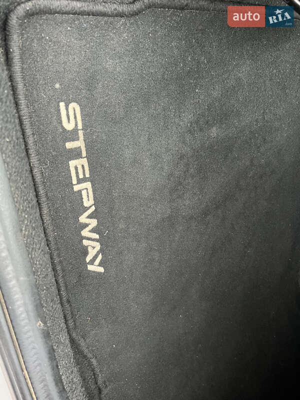 Хетчбек Dacia Sandero StepWay 2012 в Харкові