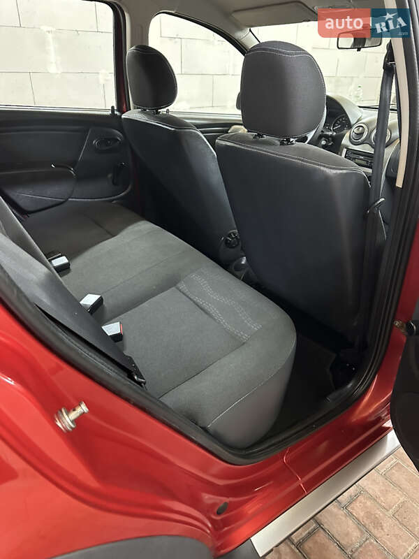 Позашляховик / Кросовер Dacia Sandero StepWay 2011 в Хоролі